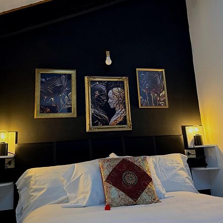 Apartament Hosting Dreams Attics - Duomo Mediolan Zewnętrze zdjęcie