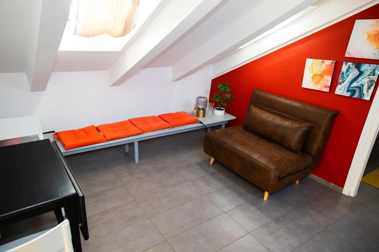 Apartament Hosting Dreams Attics - Duomo Mediolan Zewnętrze zdjęcie