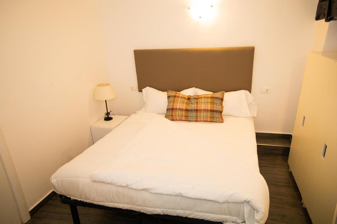Apartament Hosting Dreams Attics - Duomo Mediolan Zewnętrze zdjęcie