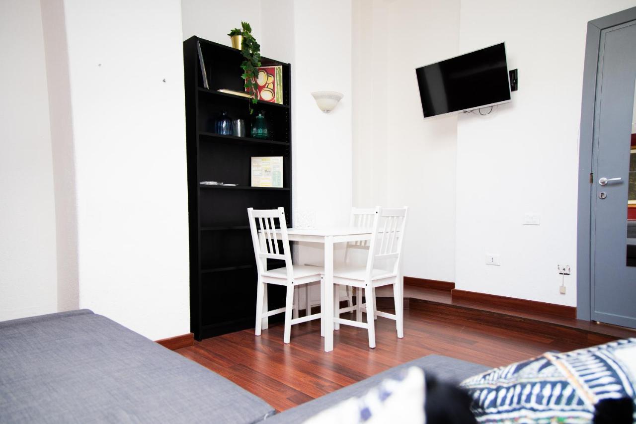 Apartament Hosting Dreams Attics - Duomo Mediolan Zewnętrze zdjęcie