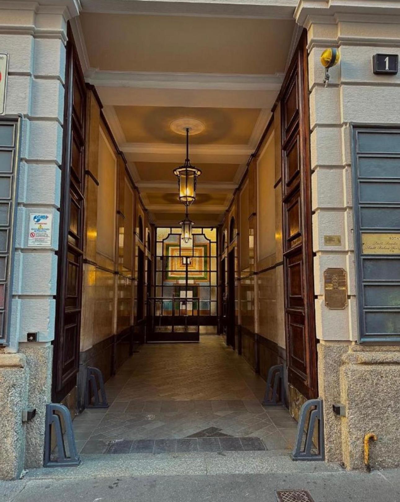 Apartament Hosting Dreams Attics - Duomo Mediolan Zewnętrze zdjęcie